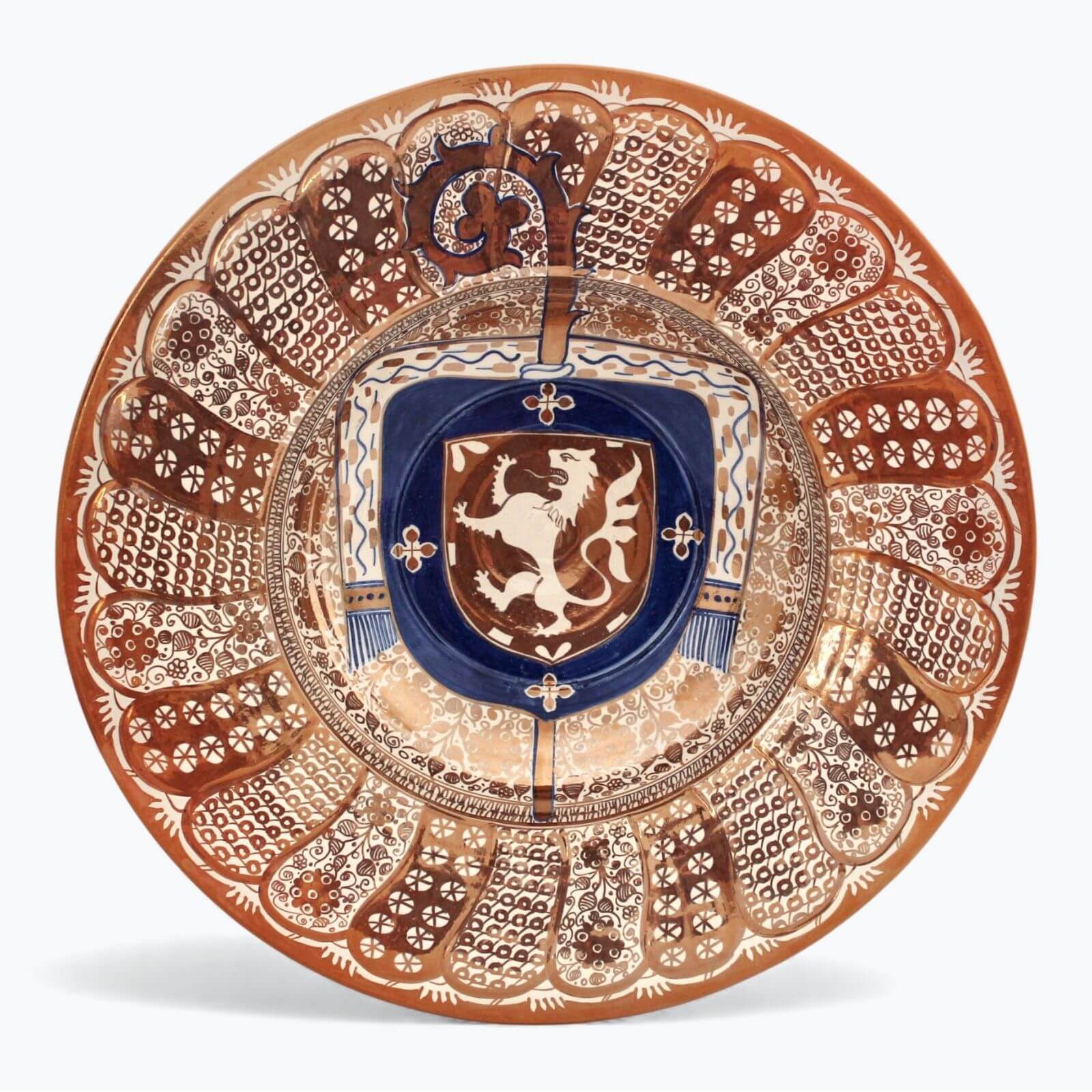 Plato heráldico del león rampante en reflejo metálico