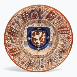 Plato heráldico del león rampante en reflejo metálico