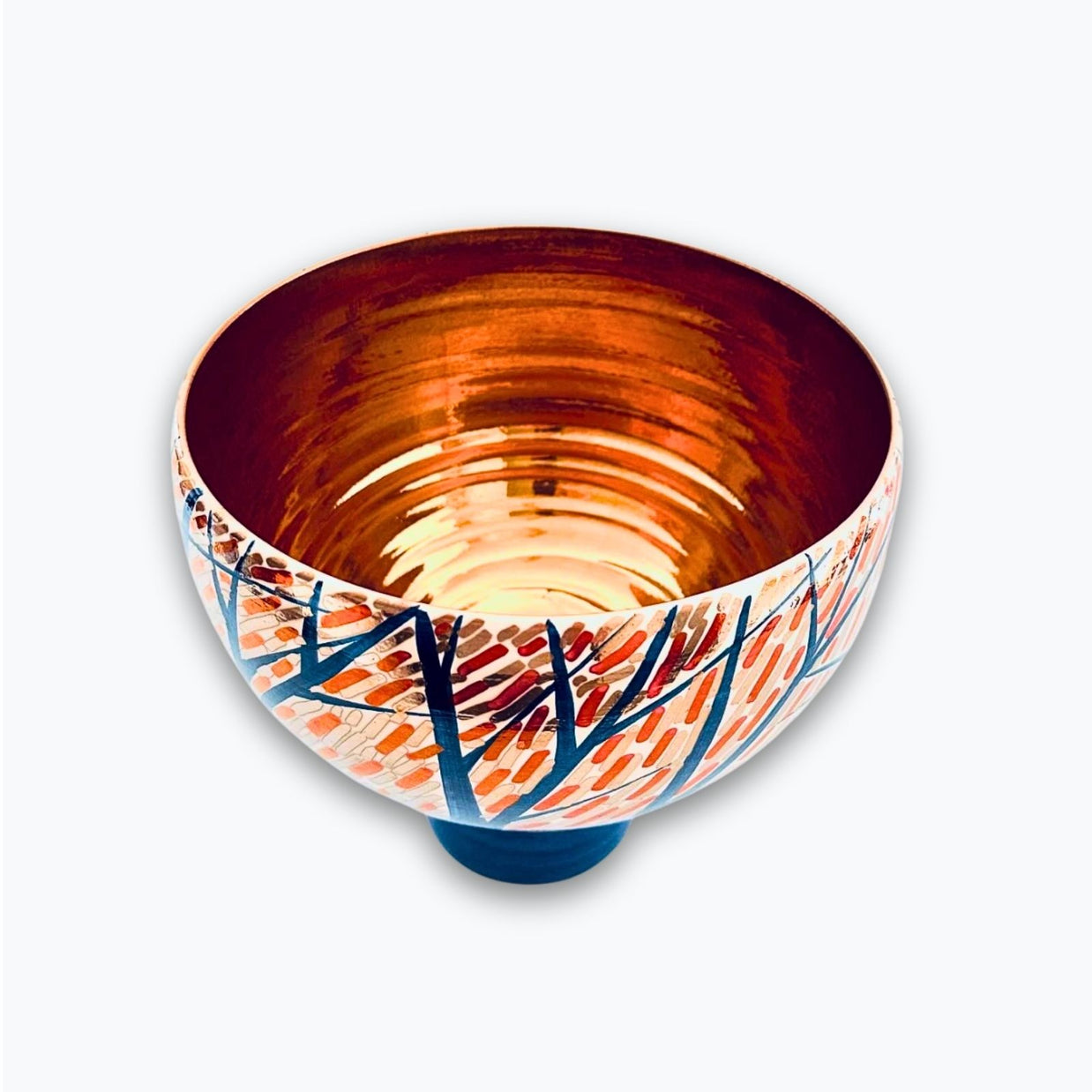 Cuenco bosque otoñal sobre pedestal en reflejo metálico