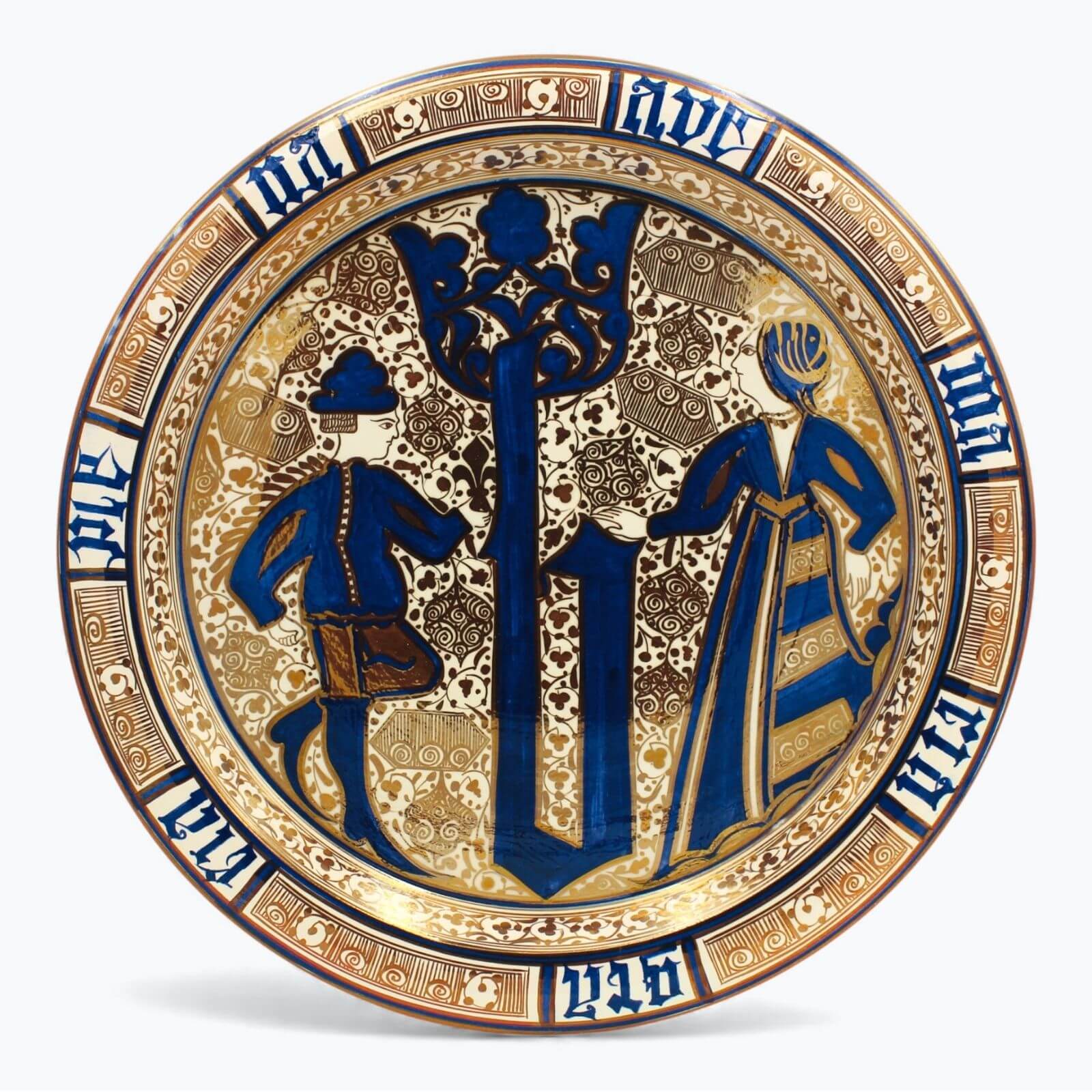 Plato de pareja cortesana en reflejo metálico