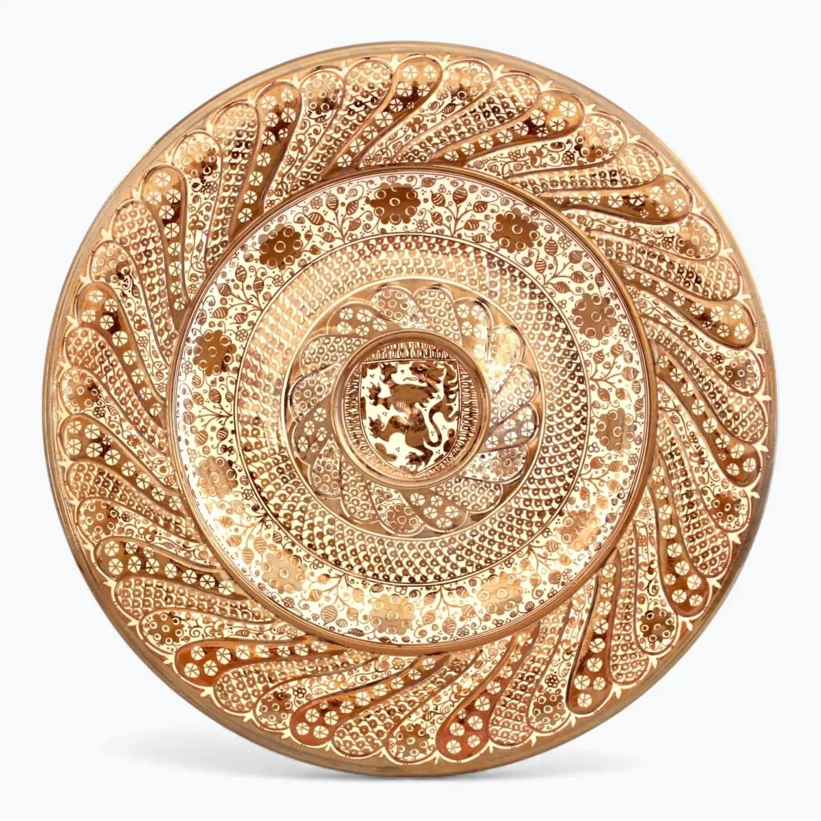 Plato roseta heráldica del león rampante en reflejo metálico